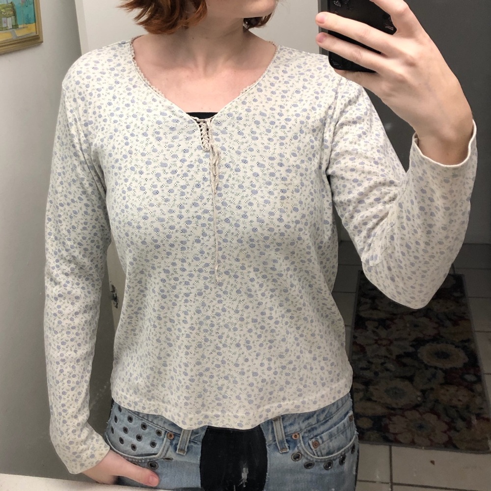 Y2k White and blue floral long sleeve top with lace up neckline